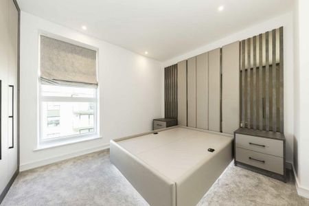 3 bedroom flat to rent - Photo 4