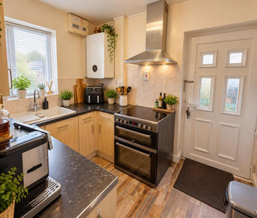 3 bedroom semi-detached house to rent - Photo 5