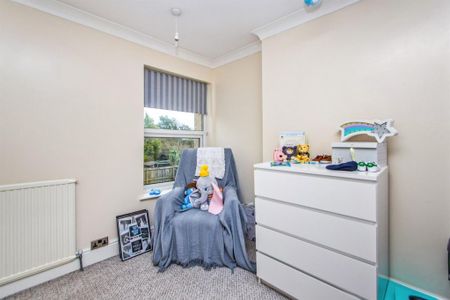 3 bedroom terraced house to rent - Photo 3