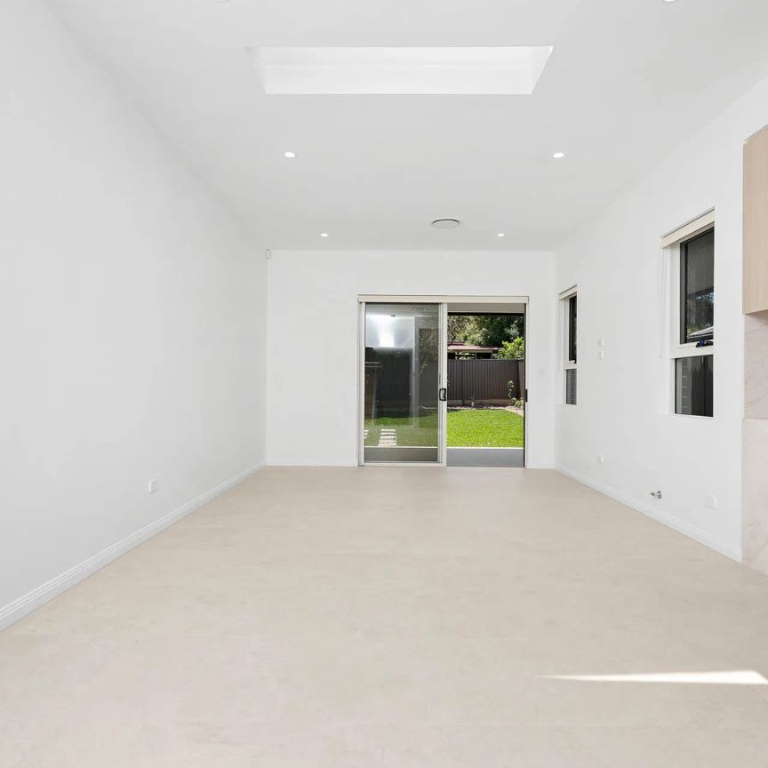 Brand new 5-bedroom house near Westmead health district and Parramatta CBD - Photo 1