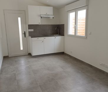 Location Appartement 1 pièce 17m² ST MAUR DES FOSSES 94210 - Photo 1