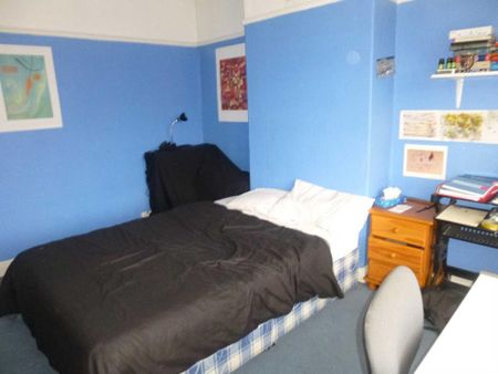 3 bedroom semi-detached house to rent - Photo 2