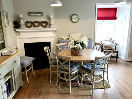 4 bedroom apartment to rent - Photo 2