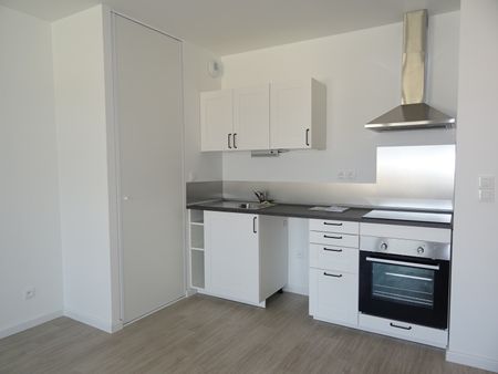 Location Appartement 2 pièces 41m² ST JEAN DE BRAYE 45800 - Photo 4