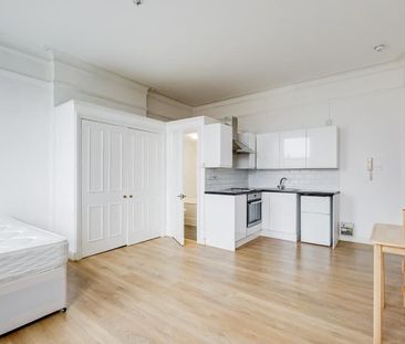 Studio Flat To Let - Photo 1