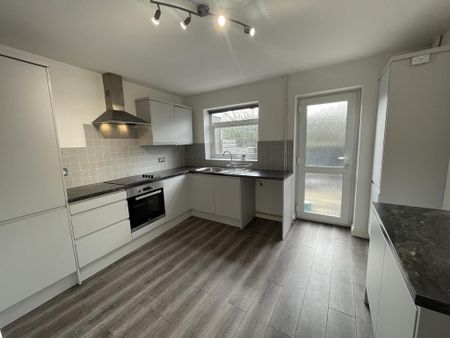 2 bedroom terraced house to rent - Photo 5