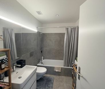 Moderne 4.5 Zimmerwohnung in Siebnen - Photo 3