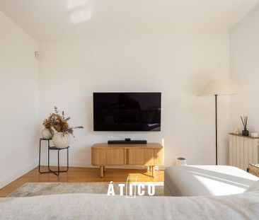 3 room luxury penthouse for rent in Barcelona, Spain - Photo 1