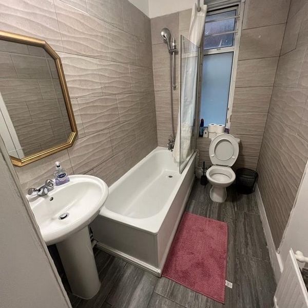 Room in a Shared House, Finchley Road, NW11 - Photo 1