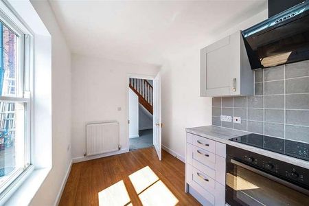 Long Close, Downton, SP5 - Photo 5