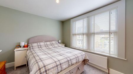 2 bedroom terraced house to rent - Photo 2