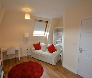 Flat to rent on - Photo 1