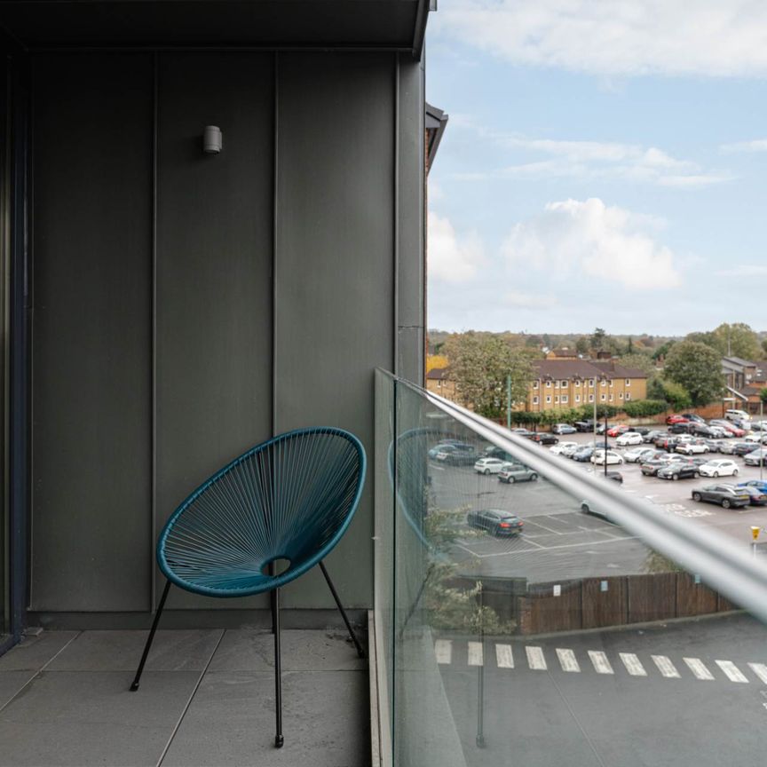 Epsom Court, Upper High Street - Photo 1