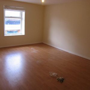 Property to rent - Photo 2