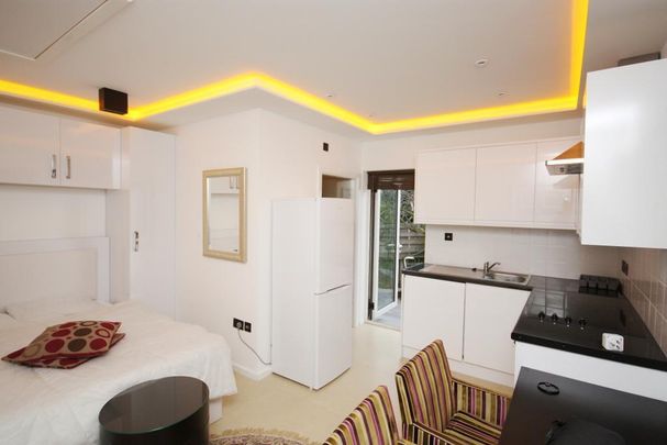Studio to rent - Photo 1