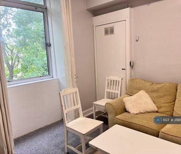 3 bedroom flat to rent - Photo 1