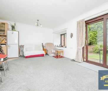 Orchard Gardens, Ipswich Road - Photo 5