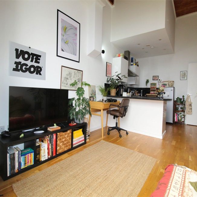 1 Bedroom Apartment To Let - Photo 1