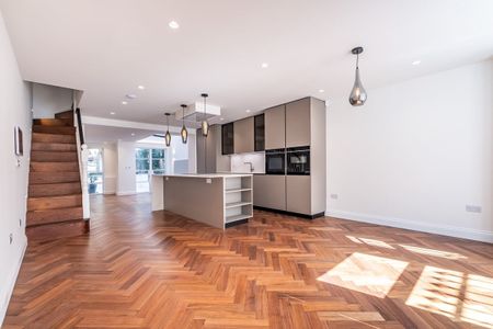 4 bedroom terraced house to rent - Photo 4