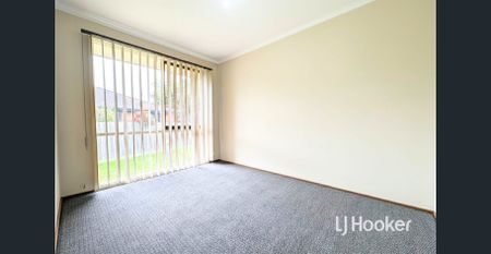 SPACIOUS 3BED IN PRIME LOCATION OF HAMPTON PARK! - Photo 2