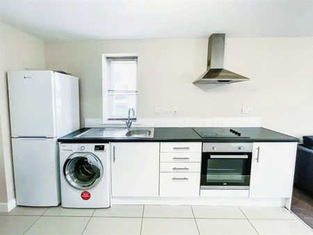 1 Bedroom Apartment for rent in Mcconnel Crescent, New Rossington - Photo 3