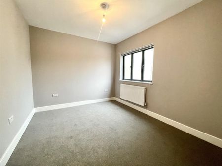 4 Bedroom House - Townhouse To Let - Photo 3
