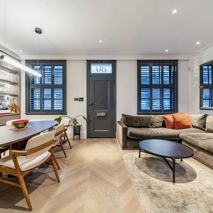 3 bedroom mews to rent - Photo 1