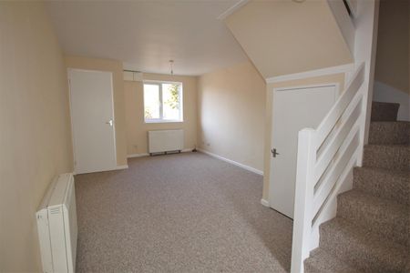 Two bed terraced house to rent in Farm Hill, Exeter, EX4 - Photo 4