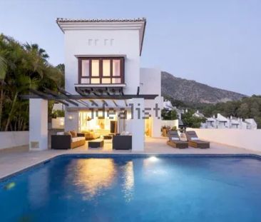 Alquiler de chalet adosado en Calle Peñon Bermejo - Photo 6