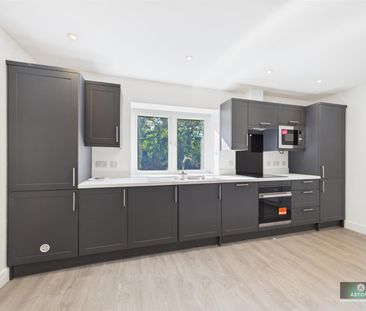 Old Hollow, Worth, Crawley - Photo 6