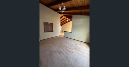 Charming Family Home for Rent in Henley Brook - Photo 2