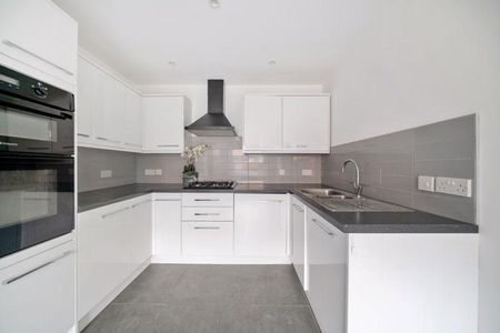 4 bedroom terraced house to rent - Photo 4