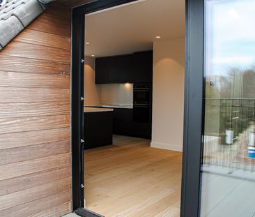 Luxueus recent nieuwbouwappartement met 2 slpks, terras en garage. - Foto 5