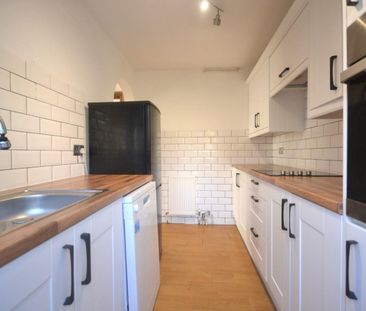 2 bedroom Flat To Let - Photo 1