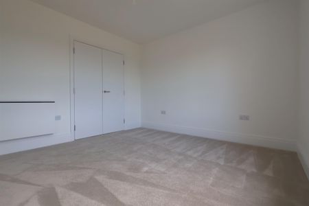 Castel Lane Welborne Fareham Unfurnished - Photo 4