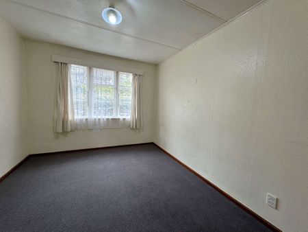 Three bedroom home, great locatioon. - Photo 4