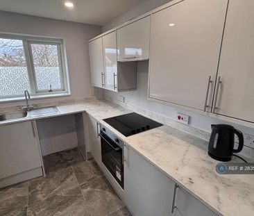 2 bedroom flat to rent - Photo 6