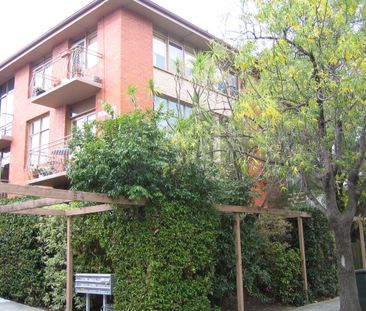 10 / 54 Tennyson Street, ELWOOD - Photo 2