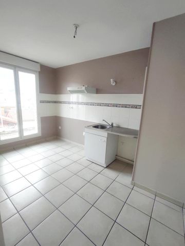 Location Appartement 3 pièces 71m² MILLAU 12100 - Photo 2