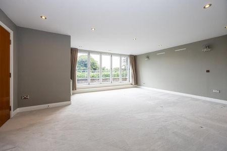 8 bedroom detached house to rent - Photo 3