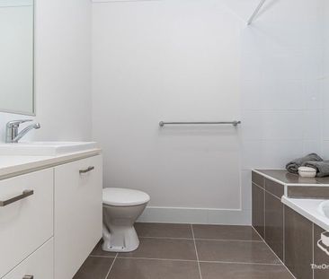 Impressive 3 Bedroom Townhouse - Photo 2