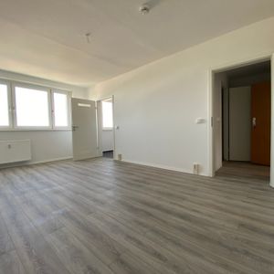 Für Singles und Paare… ein kleines Nest zum Wohlfühlen. 2 Zimmer , 9.OG, Aufzug, Loggia und Keller - Foto 2