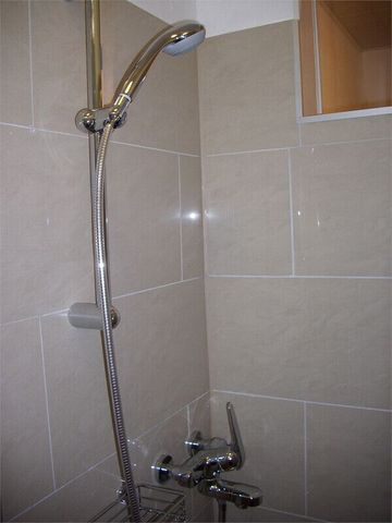 Appartement meublé de 1,5 pièce Art Nouveau dans un endroit calme et central - Foto 3