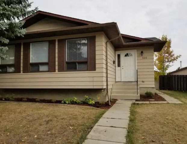 Basement rental | 100 Bedford drive ne, Calgary - Photo 1