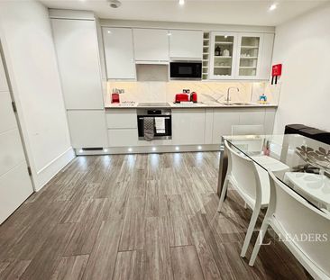 2 bedroom property to rent Denmark Villas, Hove, East Sussex, BN3 - Photo 2