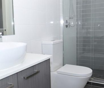 CUTE & COSY 2 BEDROOM HOME - FRESHLY PAINTED & NEW CARPETS - Photo 3