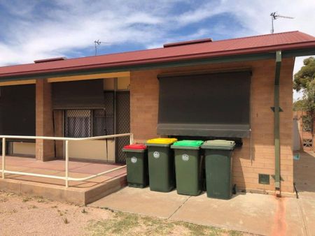 Unit 2 Julia St &lpar;Julia Lodge&rpar;&comma; Port Augusta - Photo 4