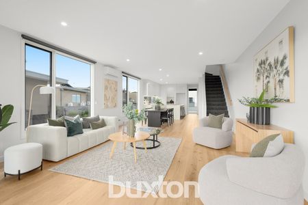 ULTIMATE COASTAL LIVING - Photo 5