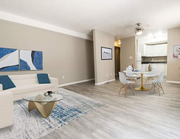 Hampton Court | 16404 115 Street NW, Edmonton - Photo 1