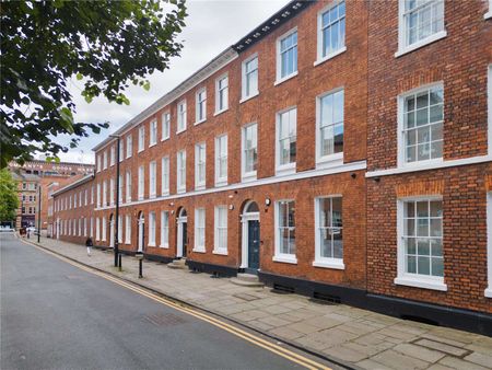 Unique Georgian terraced house which has been exceptionally restored to a high standard. - Photo 3